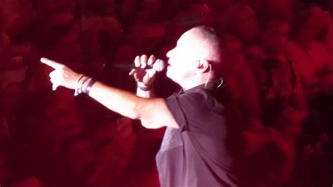 Eros Ramazzotti Concert in Warsaw: A Night of Romance and Indonesian Flavors!