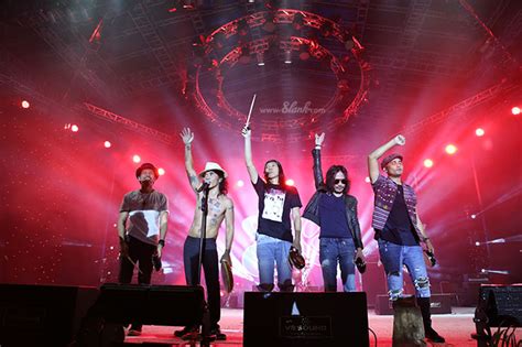  Slank Concert Debacle: Rocking Jakarta with Controversial Lyrics and Unexpected Stage Dive